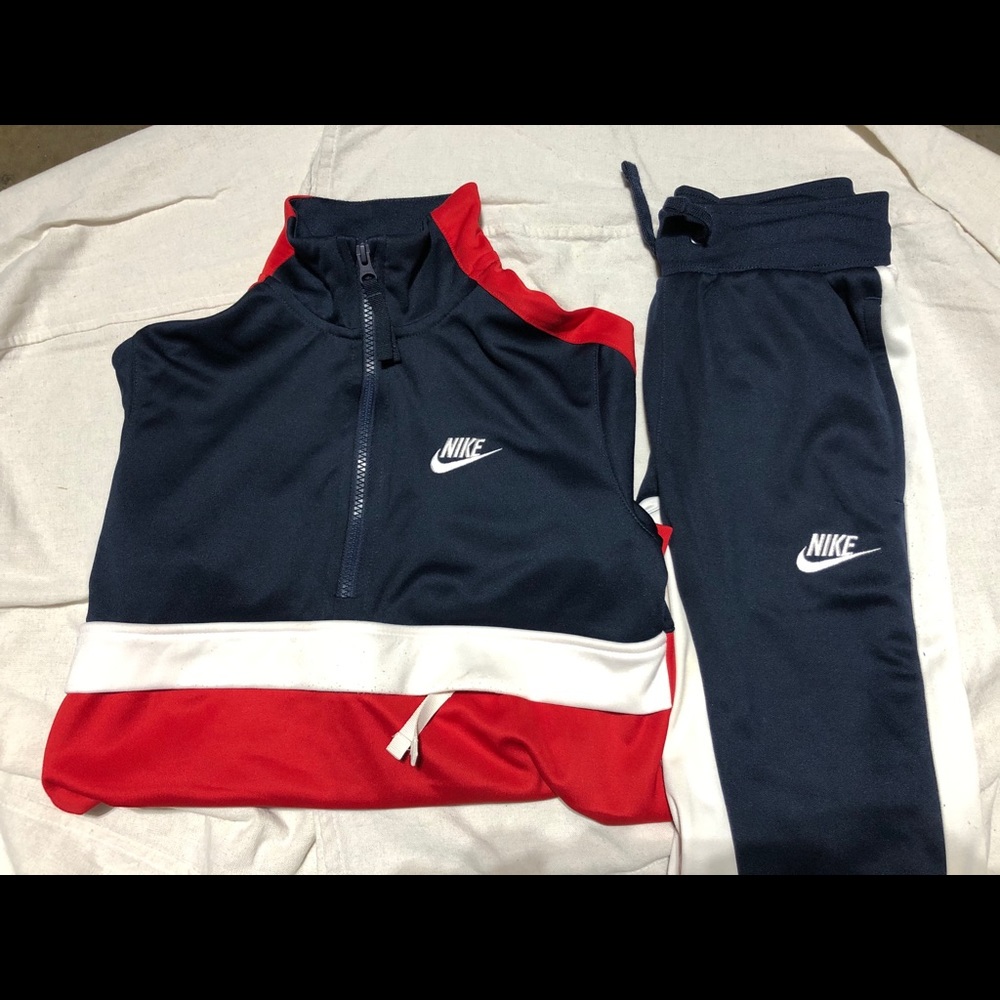 Boys Nike Track Suit - Medium
